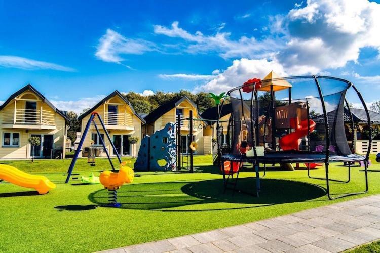 Holiday Resort, Устроне-Морське Екстер'єр фото
